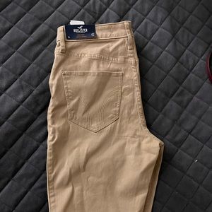 Hollister khaki pants size 5 skinny cut